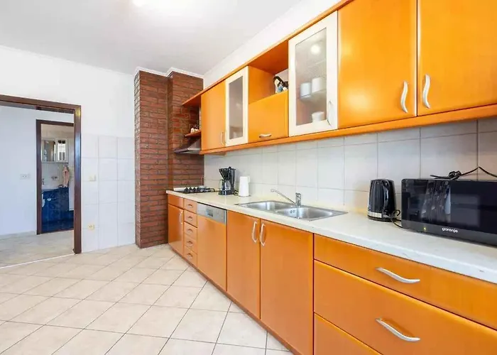 Apartament In 54576
