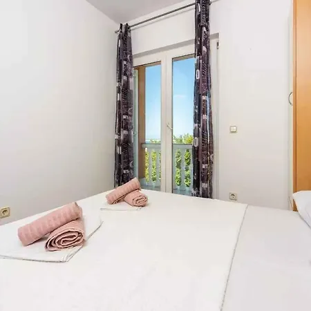 Apartman In 54576 *