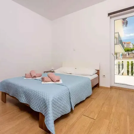 Apartament In 54576 Crikvenica